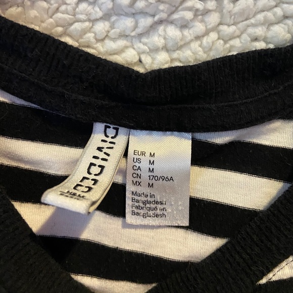 H&M cropped t-shirt - Picture 2 of 2